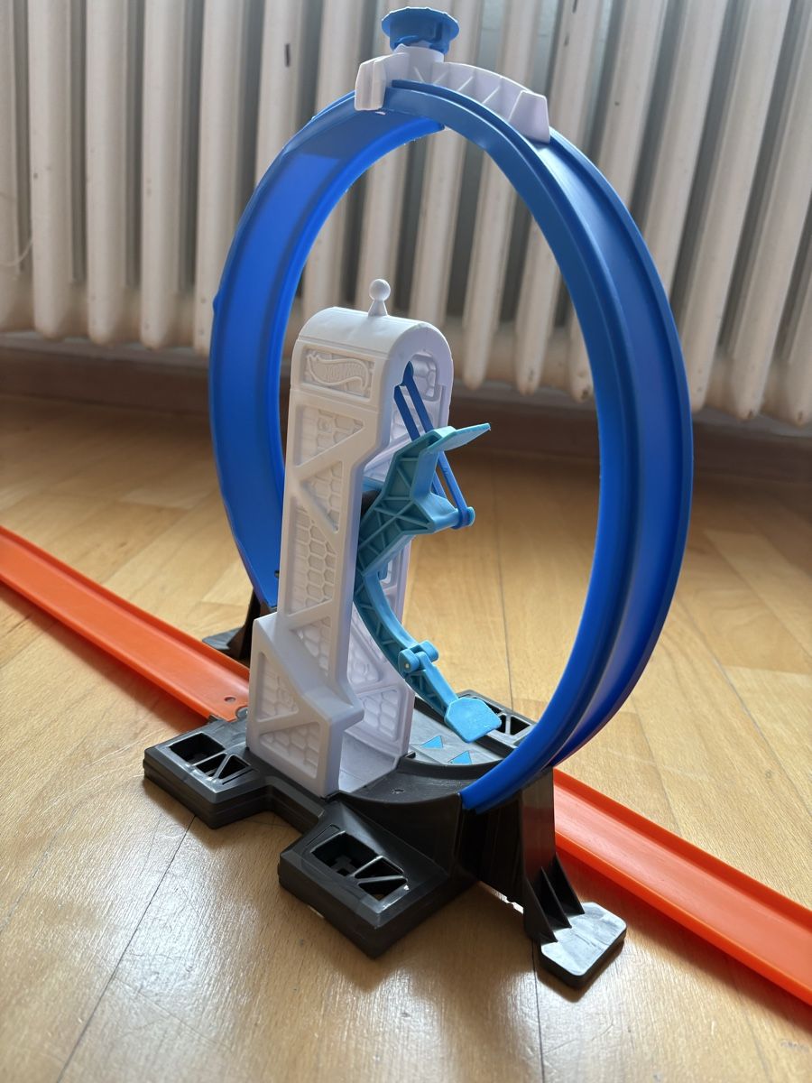 Hot Wheels Giocattoli:  HOT WHEELS - one loop – Usato da Basel venduto da Marlen18 2
