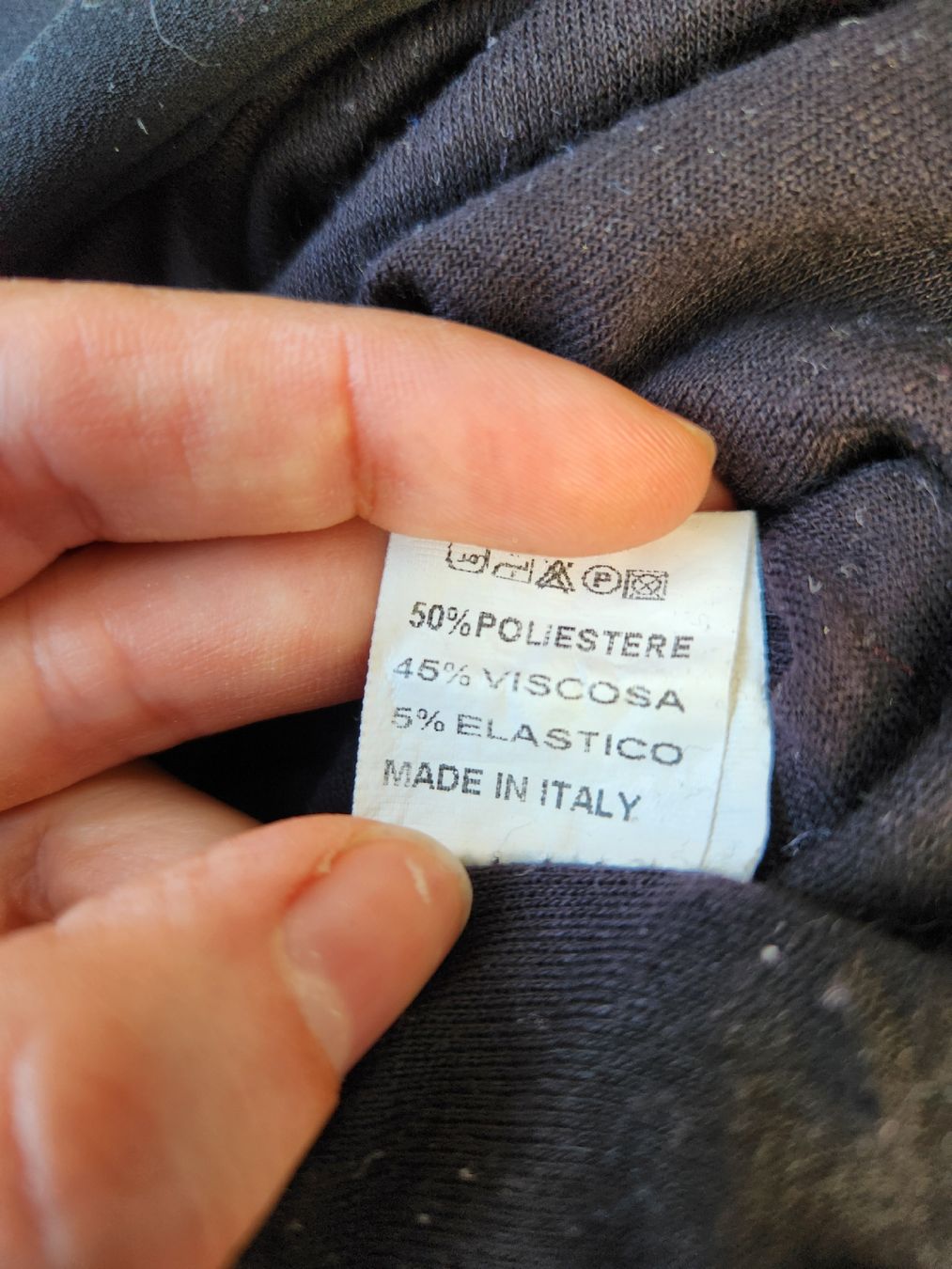 Tuniche: Schwarze Tunika mit Untershirt – Usato da Fribourg venduto da voidness 1