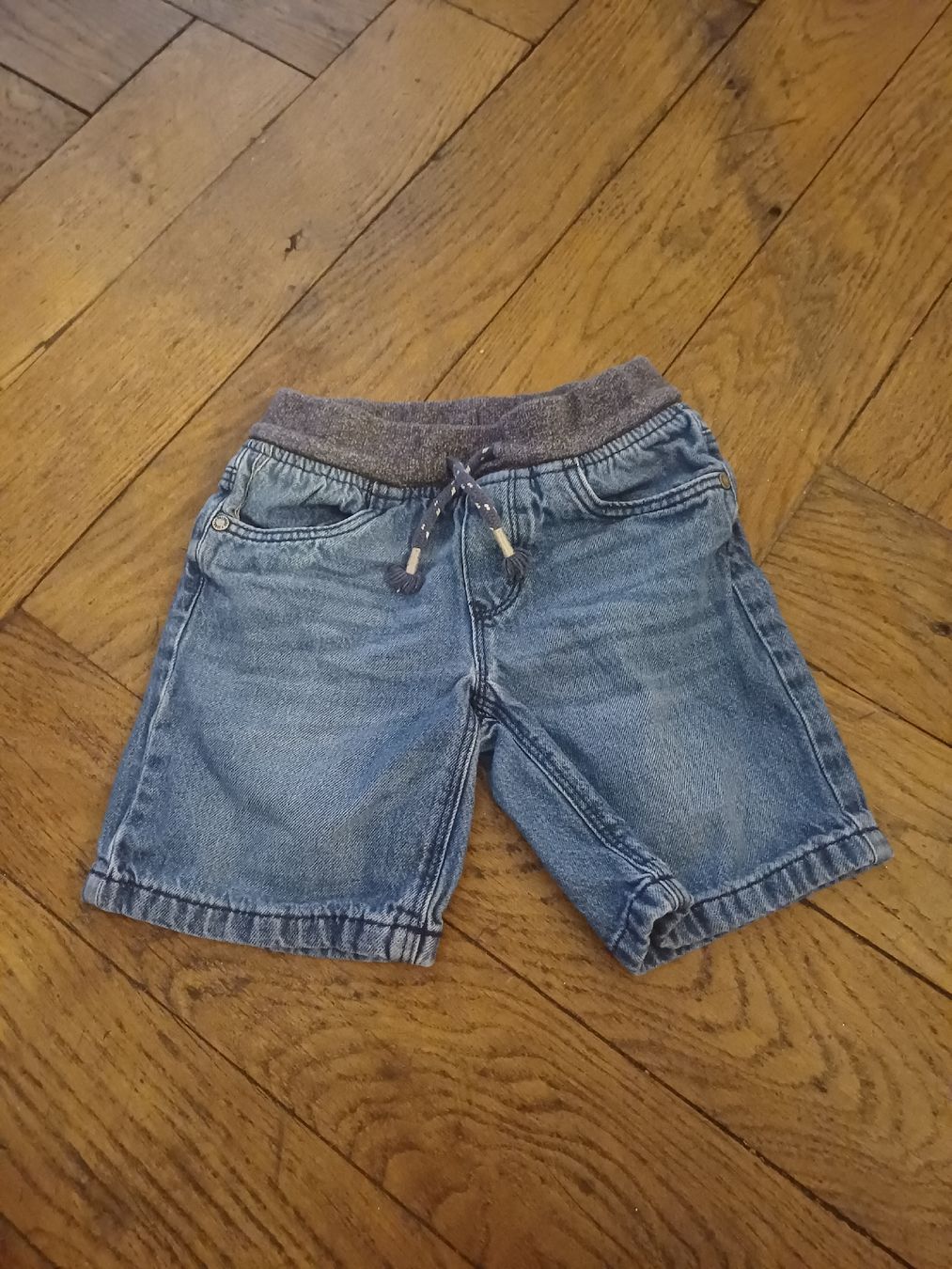 C&A Pantaloni: Kurze Hose Grösse 110 von C&A – Usato da Schönenwerd venduto da pomodor