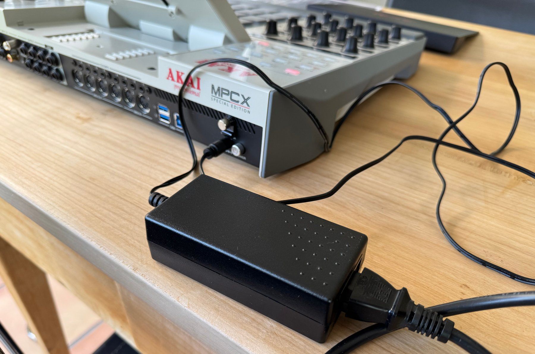 Akai Strumenti musicali: Akai Pro MPC X Special Edition SE mit SSD – Usato da Thun venduto da Jgantch 6