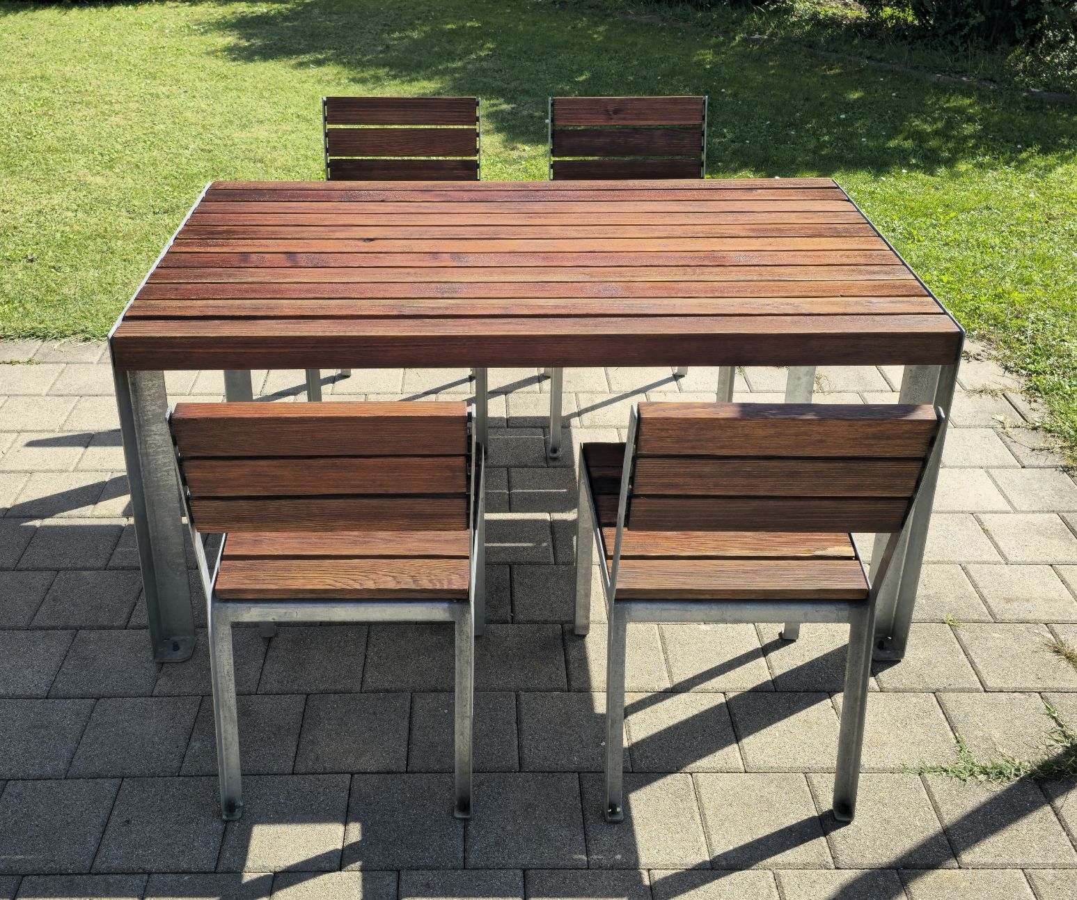 Tavoli: Designklassiker Gartenmöbel Set Reichenberg Weiss – Usato da Etzgen venduto da VierRingeA6