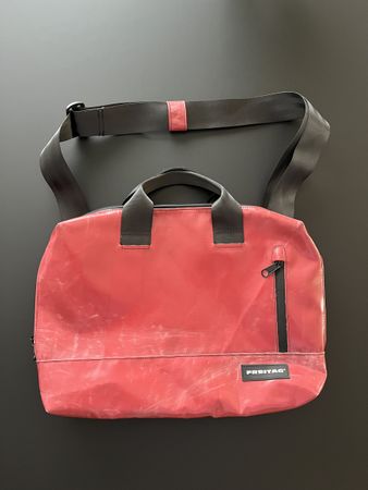 Freitag Laptop-Umhängetasche Rot wie neu