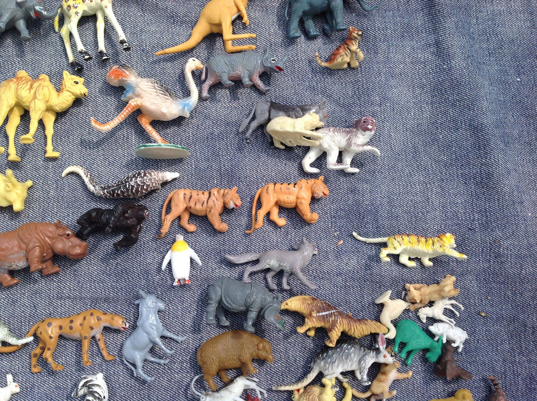 Jouets: made in hong kong  - animaux - tier – D'occasion à Vuiteboeuf par broticaire 2
