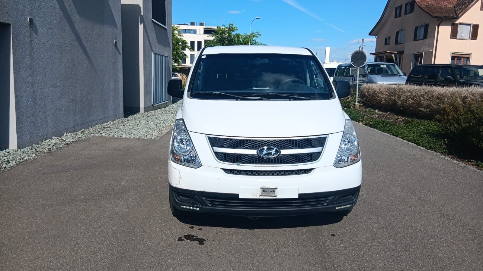 Hyundai Nutzfahrzeuge: HYUNDAI H-1 Cargo 2.5 – Gebraucht aus Rebstein von TonyRasta-Autohandel