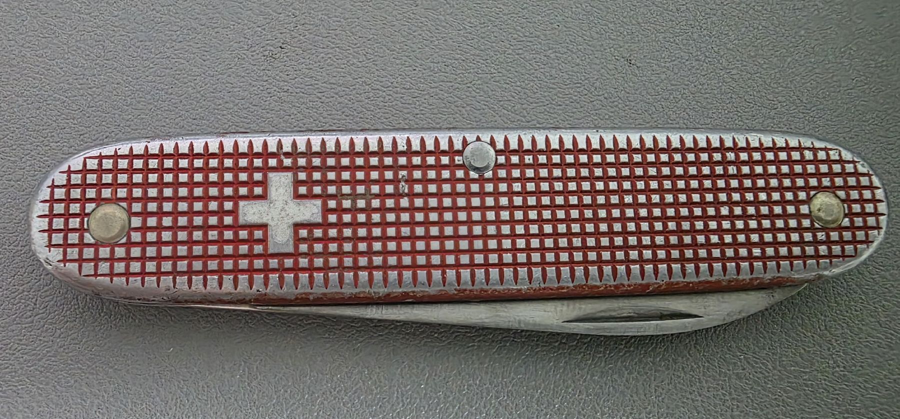 Victorinox Coltelli tascabile: Victorinox Taschenmesser - Aluschale rot – Usato da Niederuzwil venduto da 262305