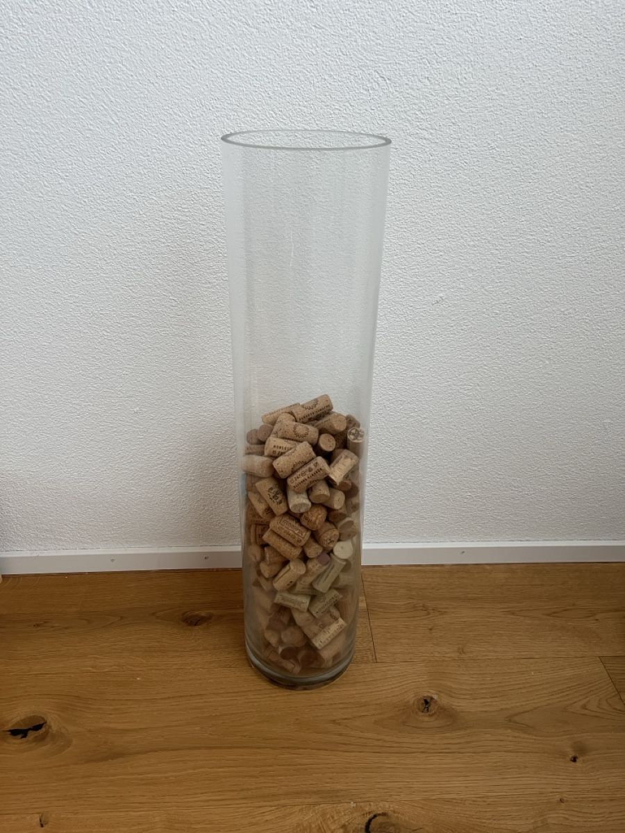 Vino: Glasvase mit Weinkorken – Usato da Kägiswil venduto da Sachsler