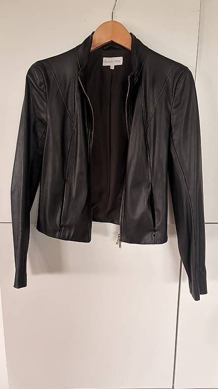 Patrizia Pepe Jacken: Patrizia Pepe Lederjacke Damen Gr. IT 42  schwarz, elegant – Gebraucht aus Bülach von Wogrinchristiane 1