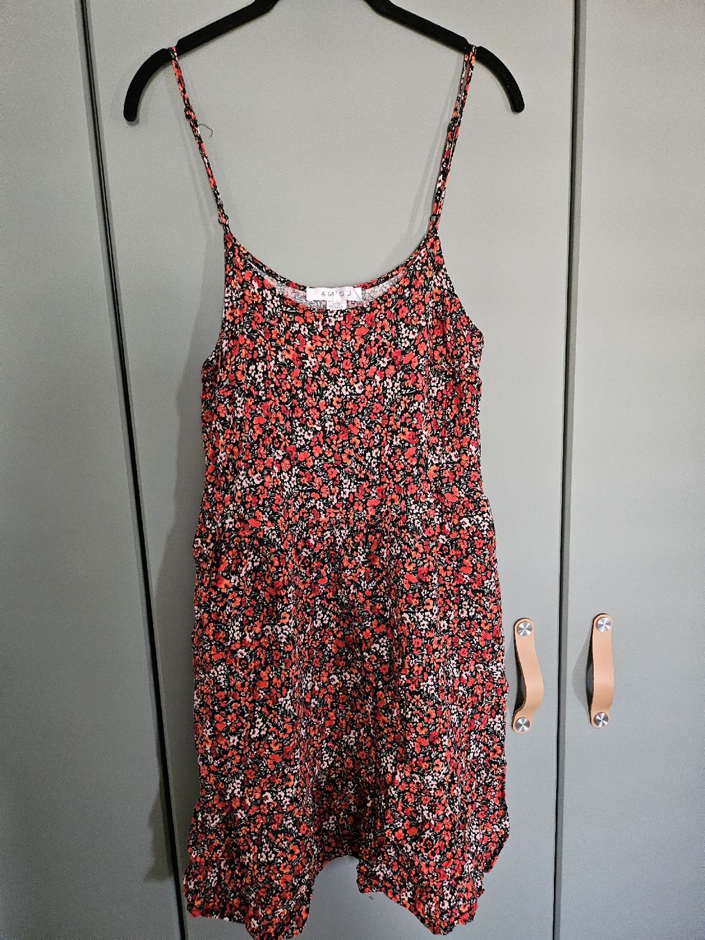 Vestiti: Jolie robe fleurie – Nuovo (secondo la descrizione) da La Tour-de-Peilz venduto da mar_2r26 2