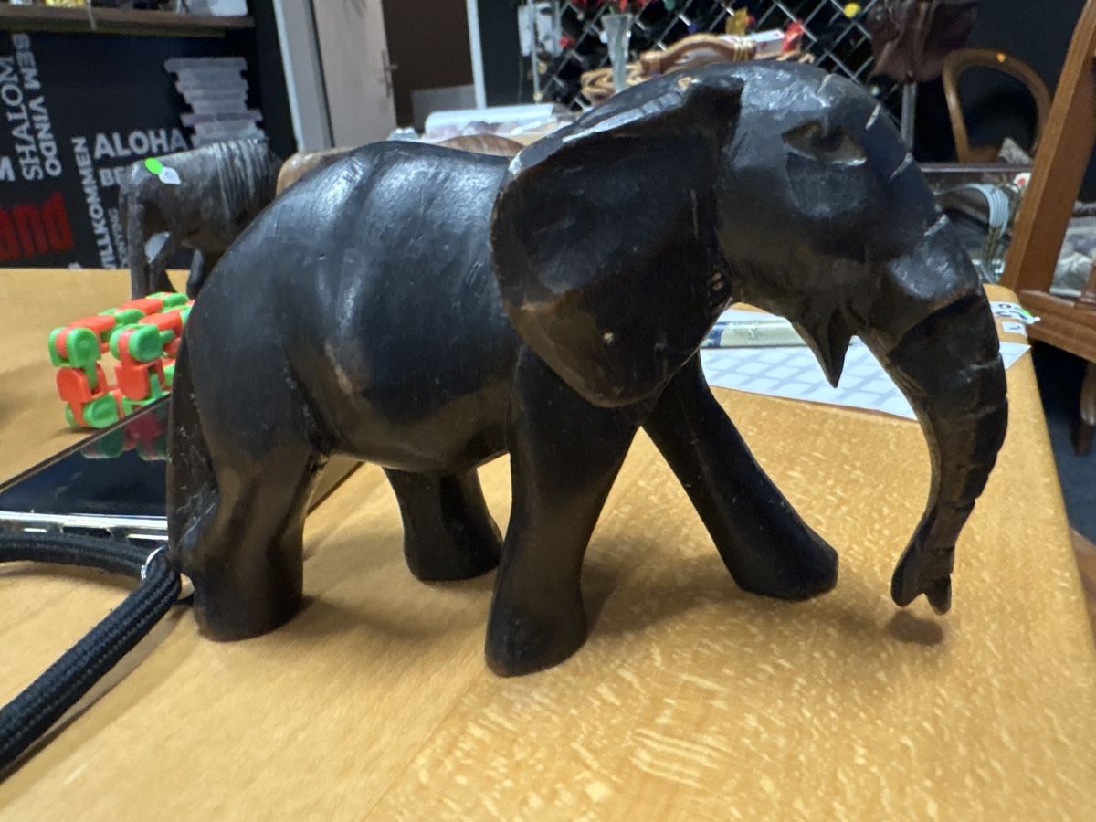 Figuren: Schöner Deko Elefant aus Holz 9cm – Gebraucht aus Rorschach von TrendyDeals 1