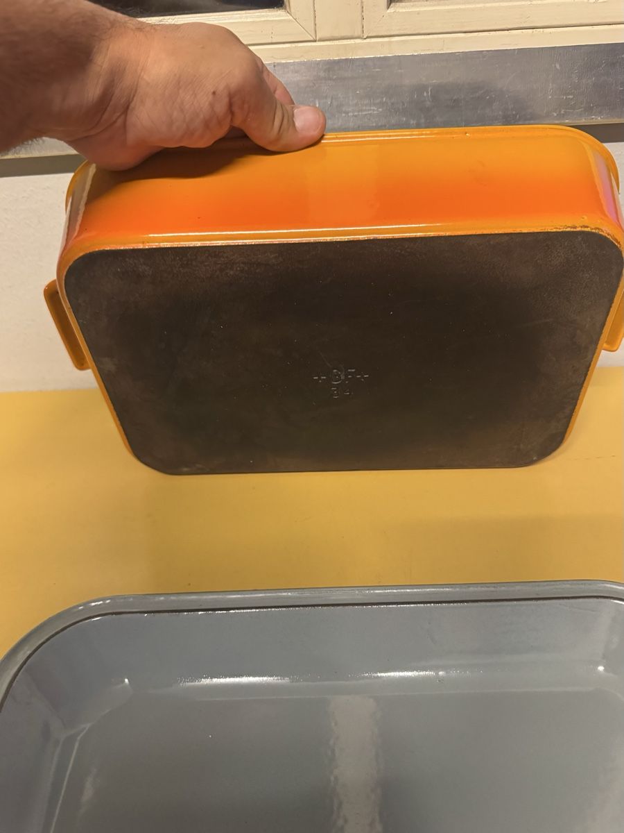 Casseroles: Bräter orange emailliert mit Deckel  – D'occasion à Schlieren par Freundlich02 4