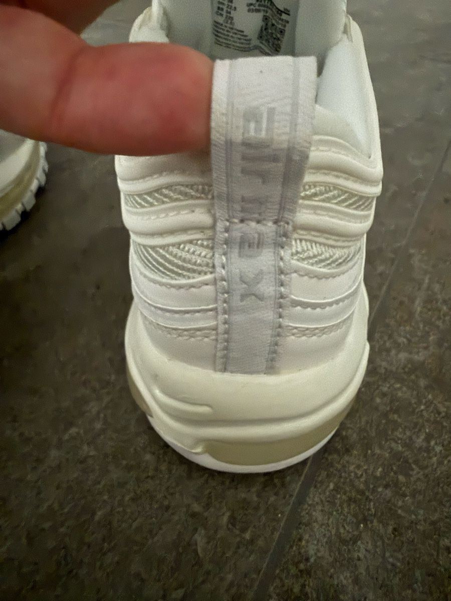 Nike Damenschuhe: Nike Air Max 97 'Triple White' – Neu (gemäss Beschreibung) aus Schübelbach von Coopers6 1