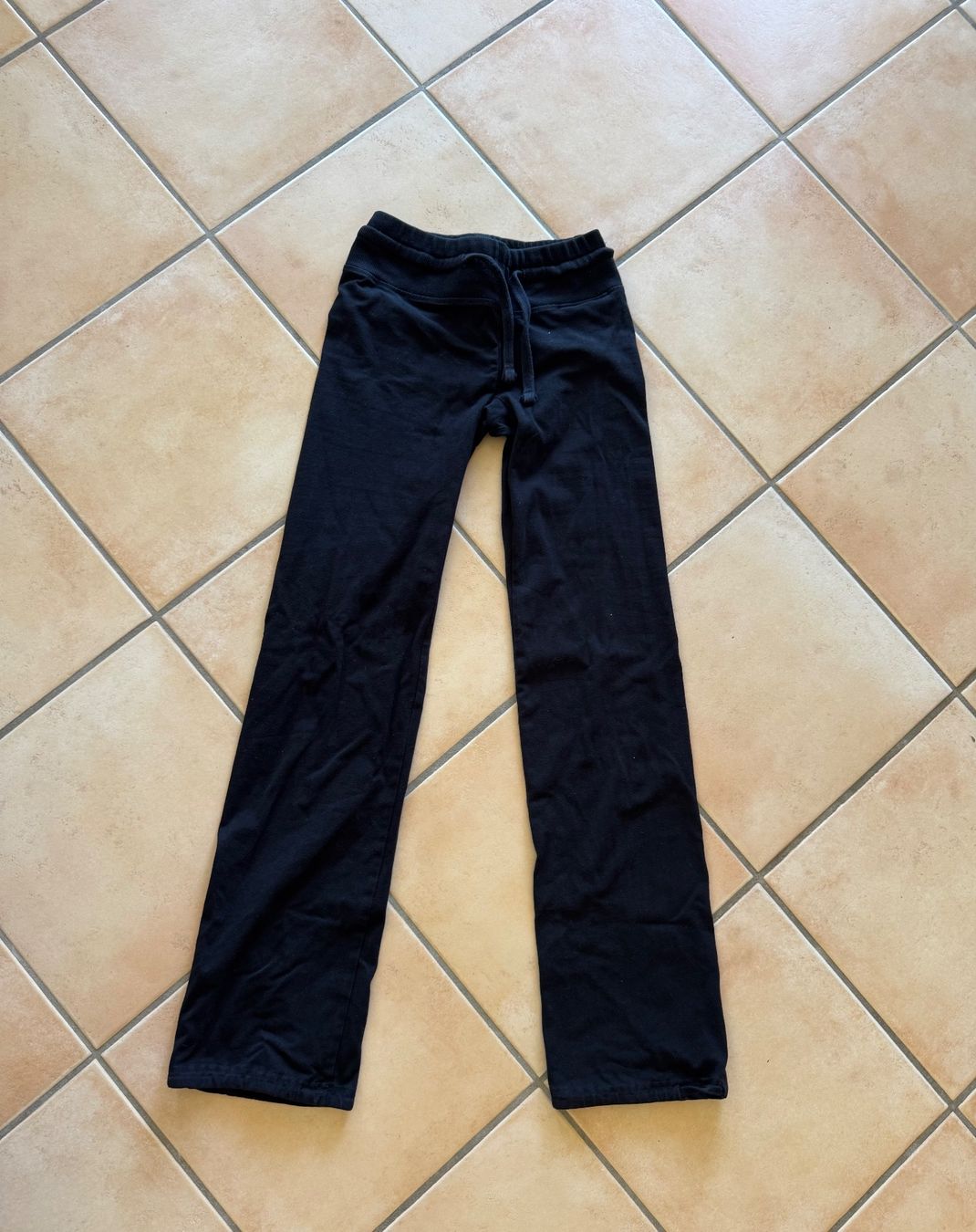 Leggings: legging noir moulant – Usato da Lonay venduto da nei_79jc