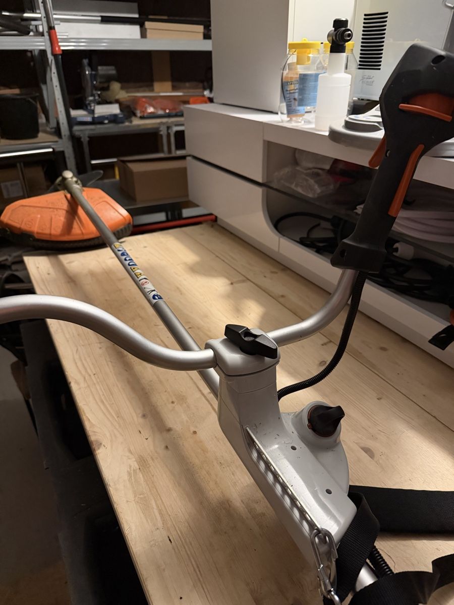 Stihl Alle Maschinen: Stihl Akku Sense – Gebraucht aus Deitingen von Volvo11480 1