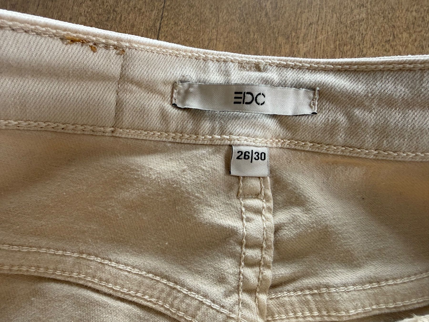 Esprit Jeans: ESPRIT EDC: Röhrenjeans hellbeige 26/30 – Usato da Meilen venduto da kleisi01 3