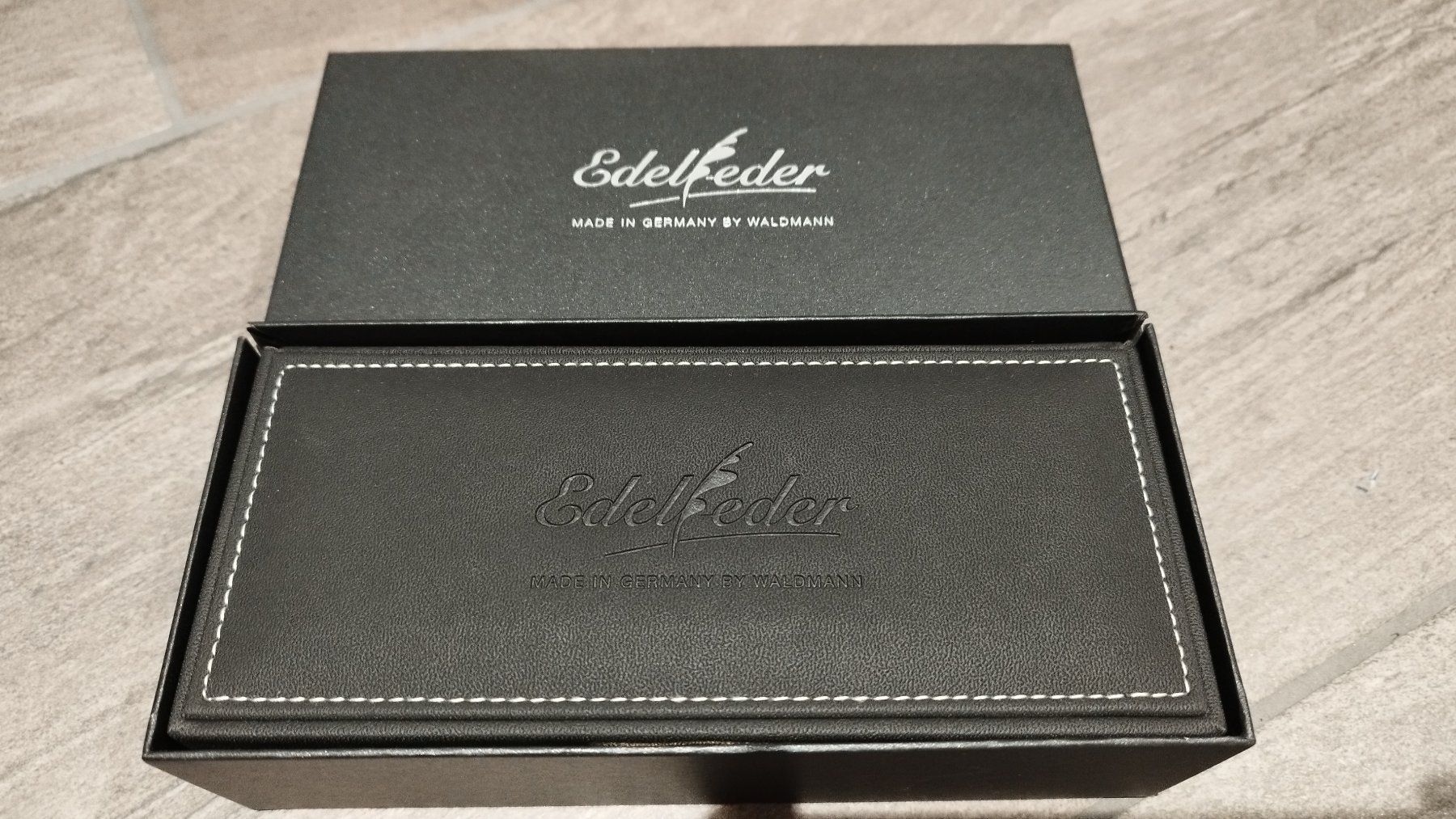 Penna & Evidenziatori: Edelfeder Rollerball Stift - Matura / Bachelor Geschenke – Nuovo e nell'imballaggio originale da Birmensdorf ZH venduto da mani3311 1