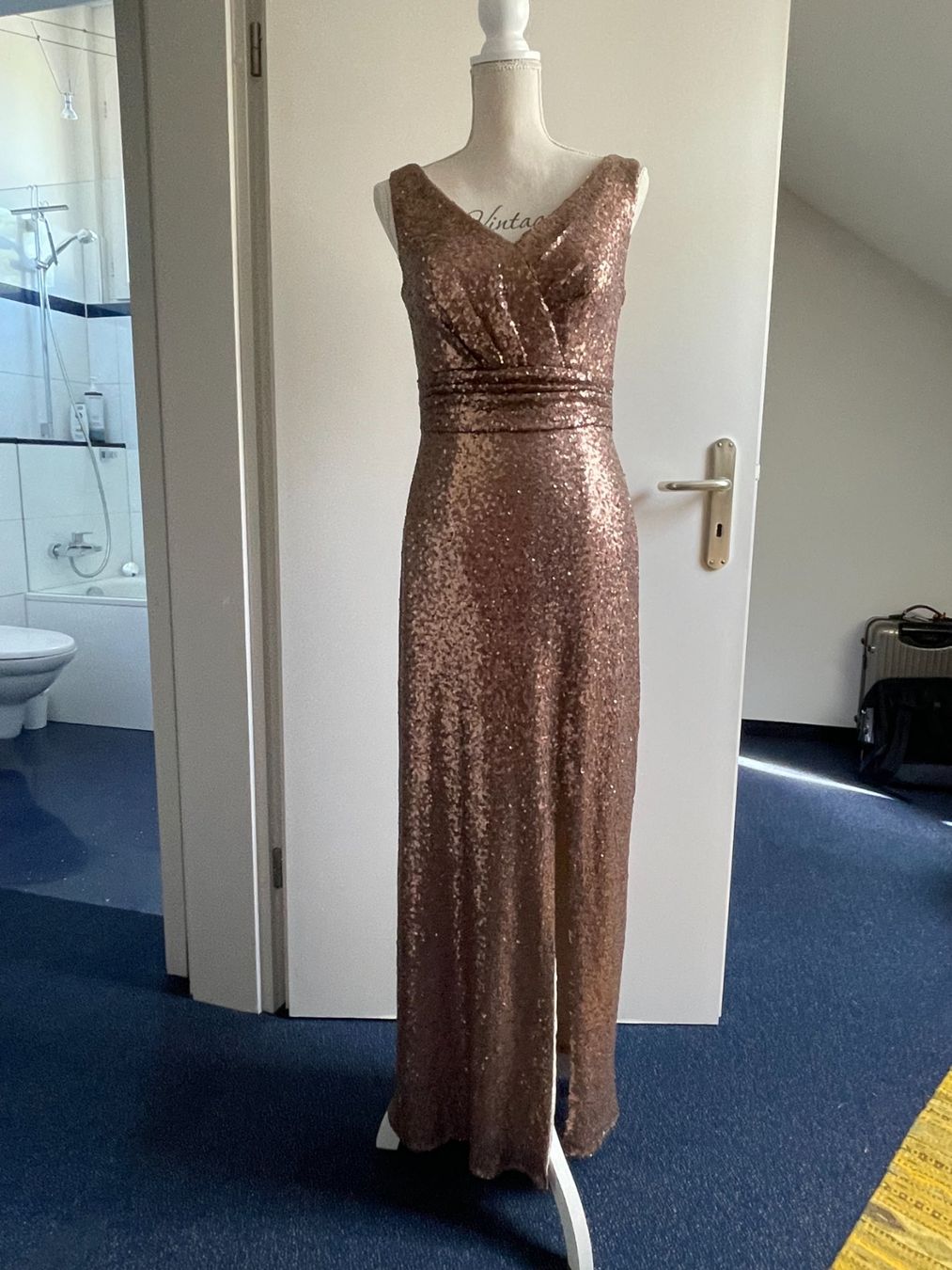 Kleider: Abendkleid – Gebraucht aus Stallikon von nirakhtugarev 1