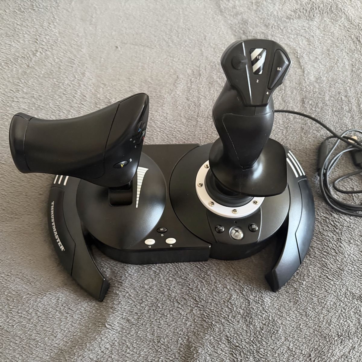 Thrustmaster Controller: Thrustmaster T.Flight Hotas One wenig gebrauchtem Zustand – Usato da St. Gallen venduto da Blackmoon_Flohmarkt 1