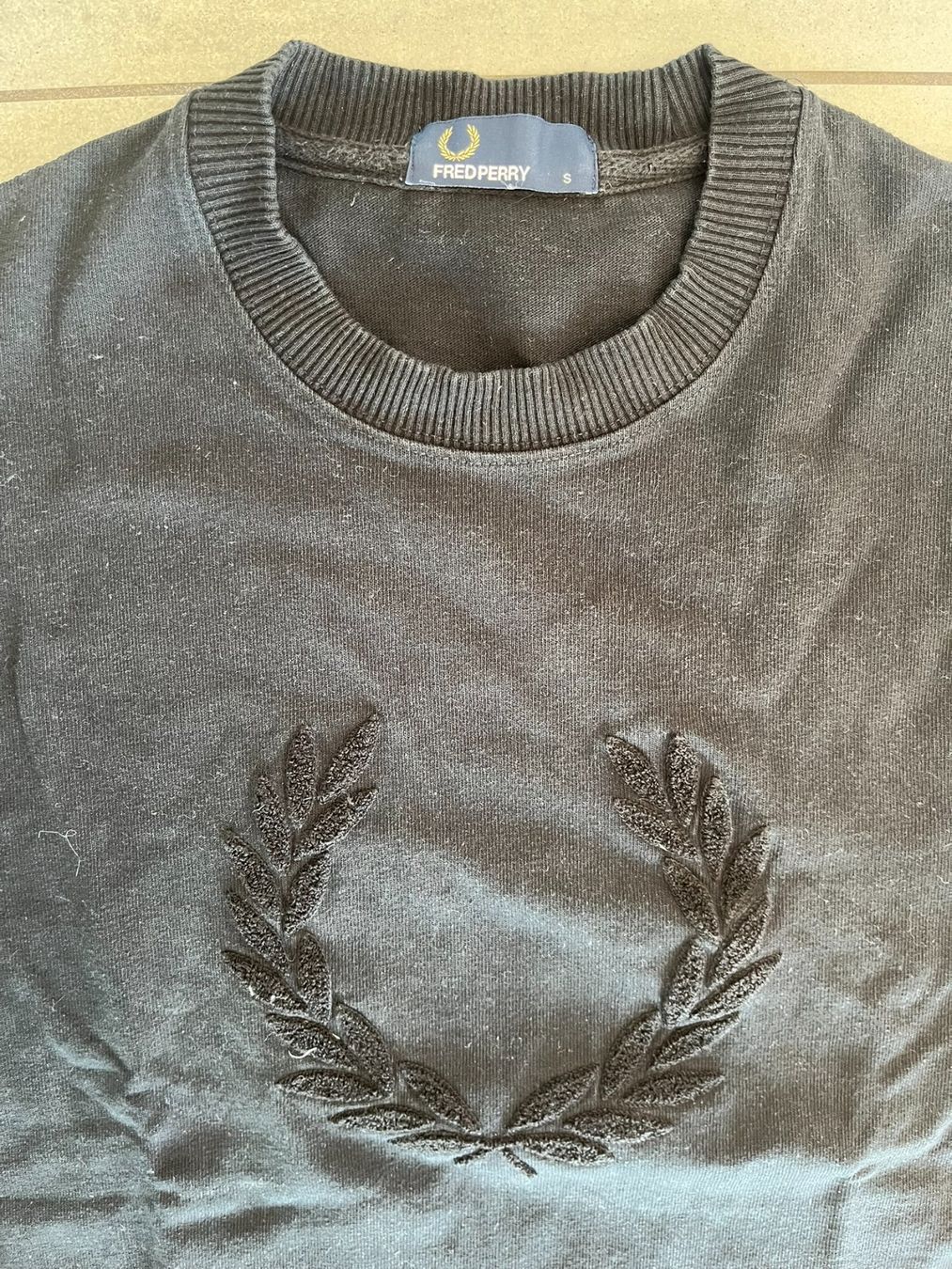 Fred Perry Pulls & Sweat-shirts: FRED PERRY Pullover Schwarz – D'occasion à Otelfingen par Denis_ZH 2