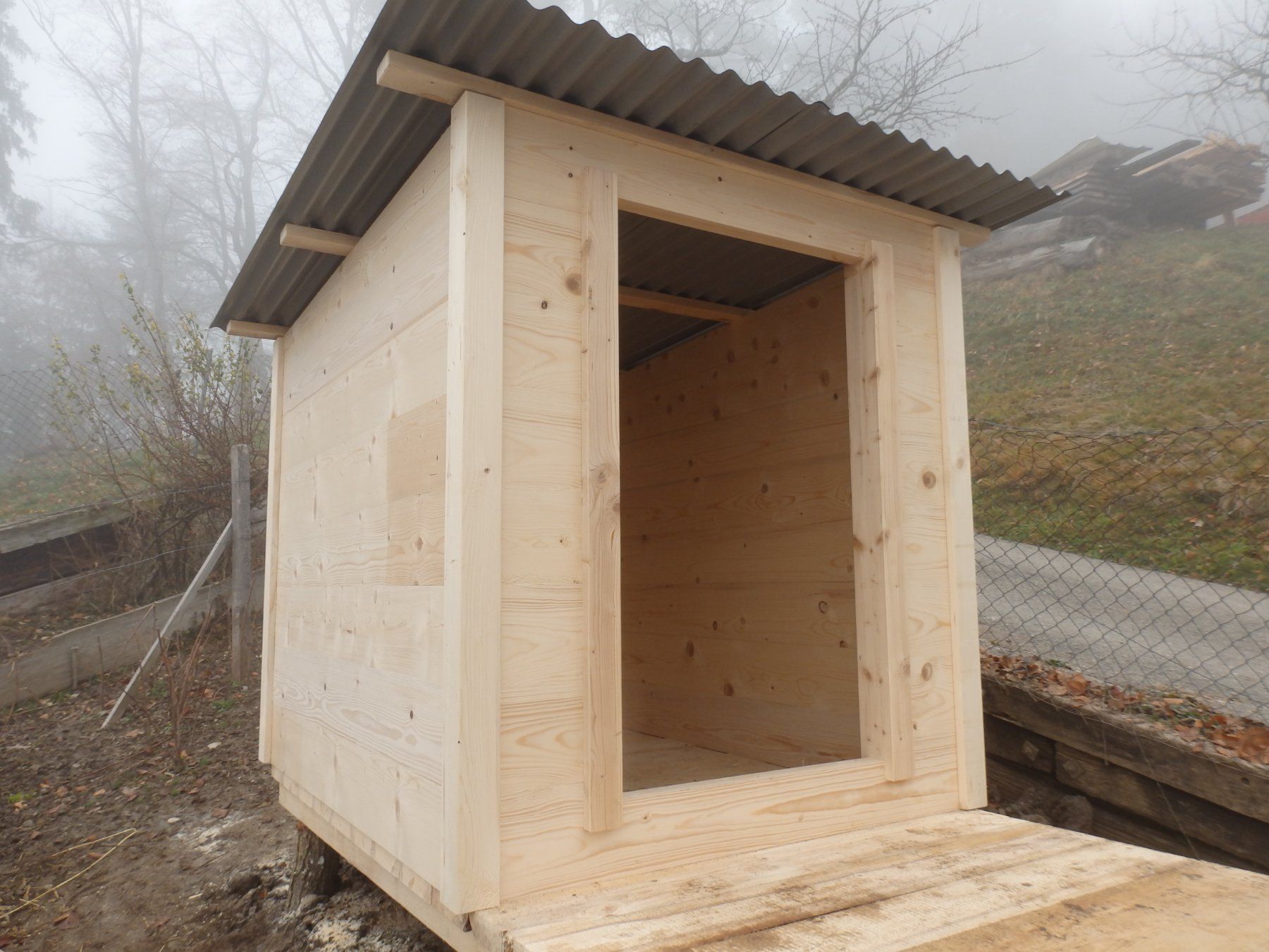 Gabbie, trasporto & Sicurezza: Kälberiglu aus Holz neu – Nuovo e nell'imballaggio originale da Heiligenschwendi venduto da kiplimo 2