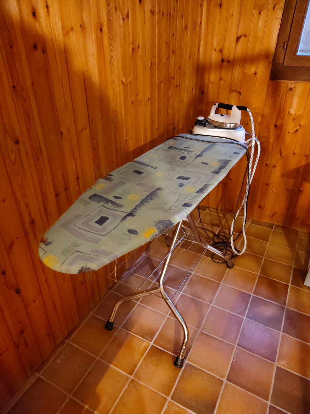 Laurastar Bügeleisen: Laurastar Bügelstation First G1 -  Model 731 – Gebraucht aus Wohlen b. Bern von mattia.marchetti