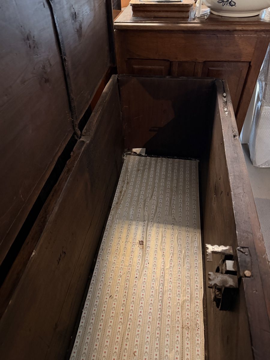 Cassapanche: coffre rustique 18eme avec clé et serrure  – Usato da St-Maurice venduto da antikdestok 4