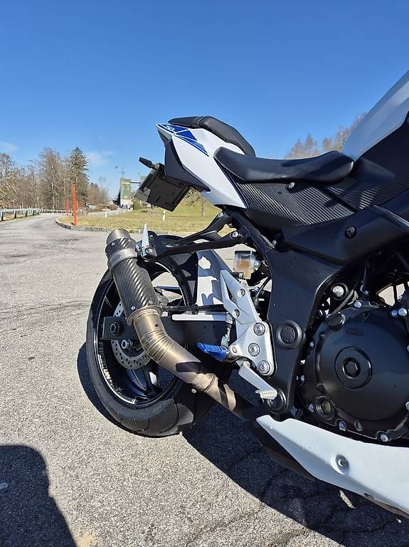 Strada: Suzuki GSR 750 Freegun – Usato da Neuheim venduto da chriesi97 4