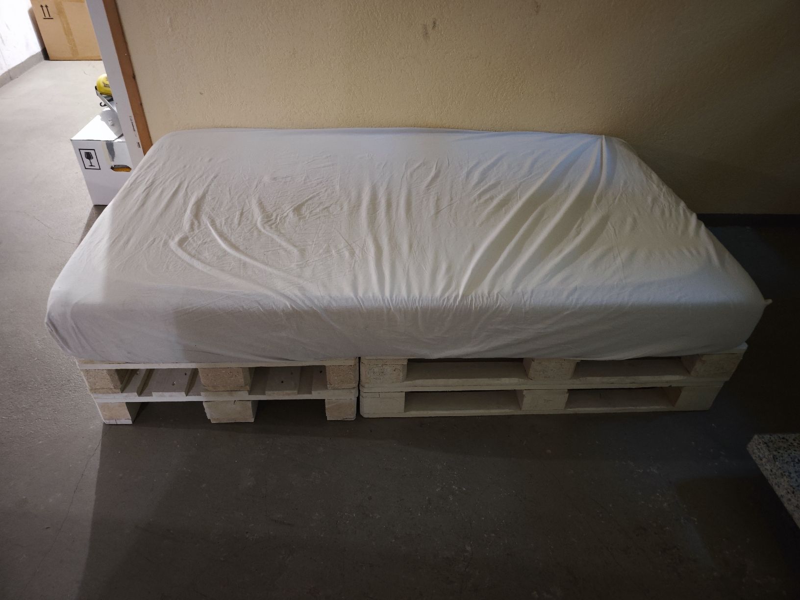 Letti: Palettenbett 120x200 – Nuovo (secondo la descrizione) da Baar venduto da gisumalters