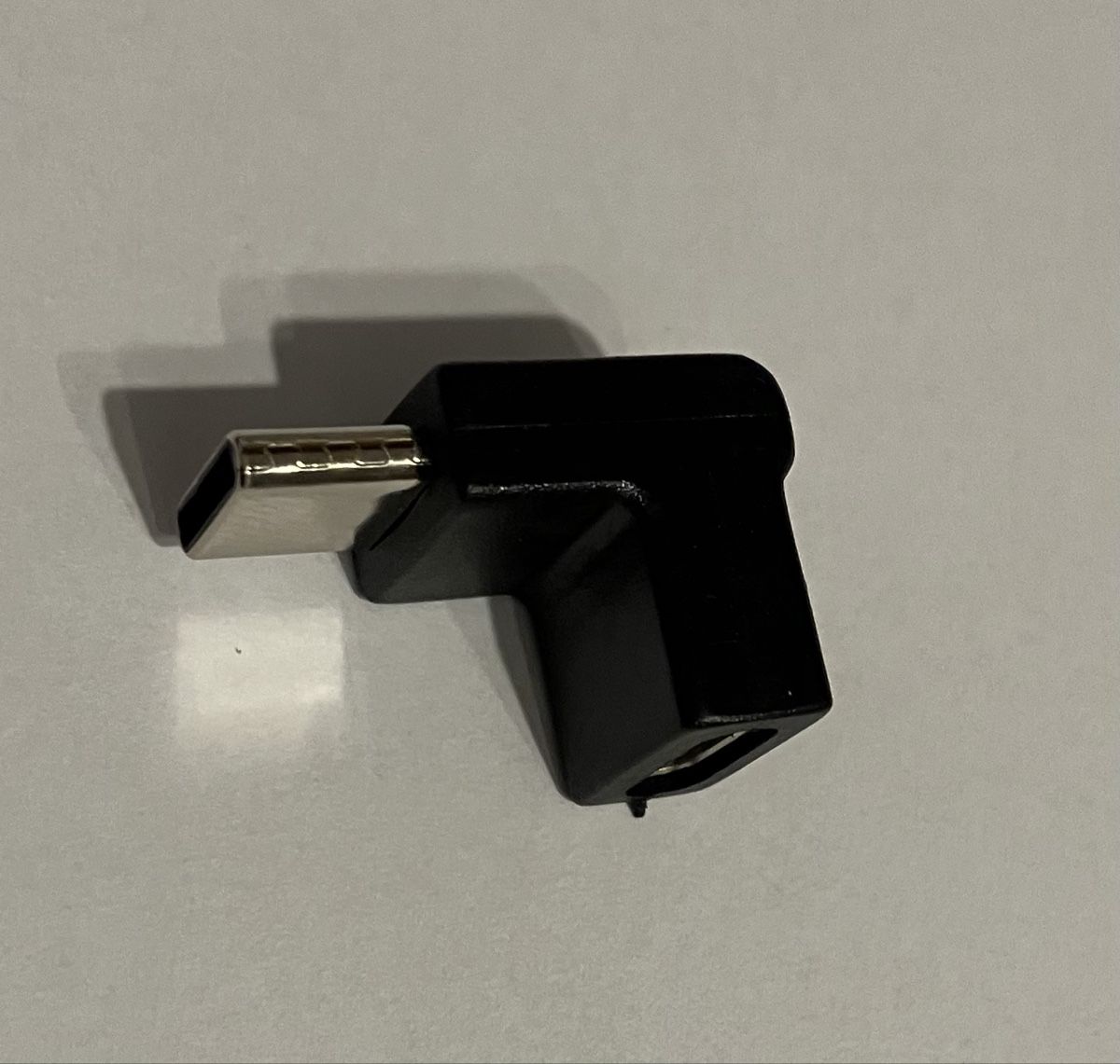 Laufwerke & Adapter: USB C Winkeladpter USB C m - USB C w / 10 Gbps – Neu und originalverpackt aus lyssach von Fisch40