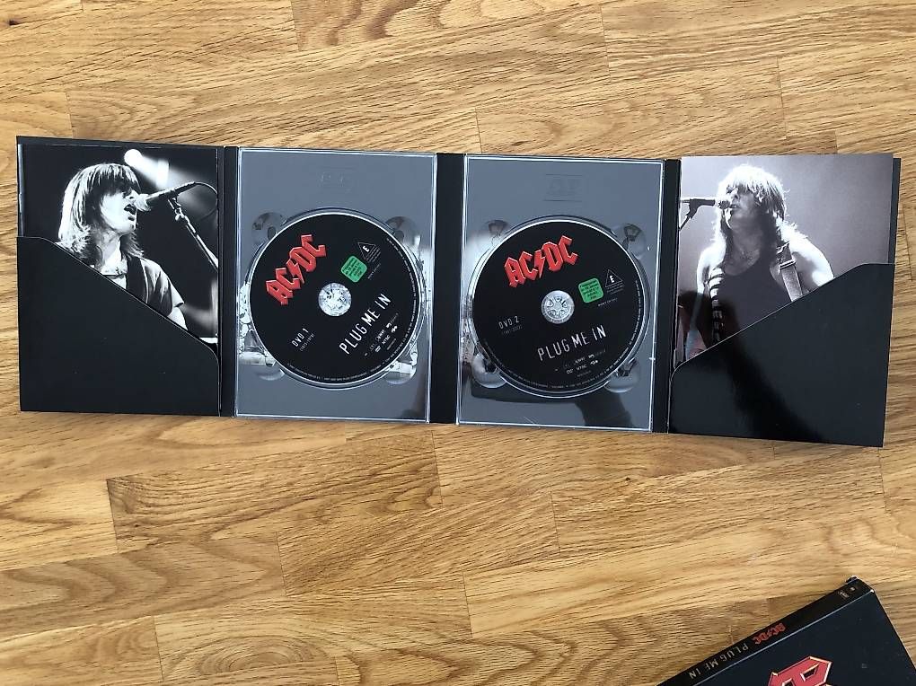 Tutti i DVDs: AC/DC Plug Me In Box-Set! – Usato da Hochdorf venduto da giu_cd2h 2
