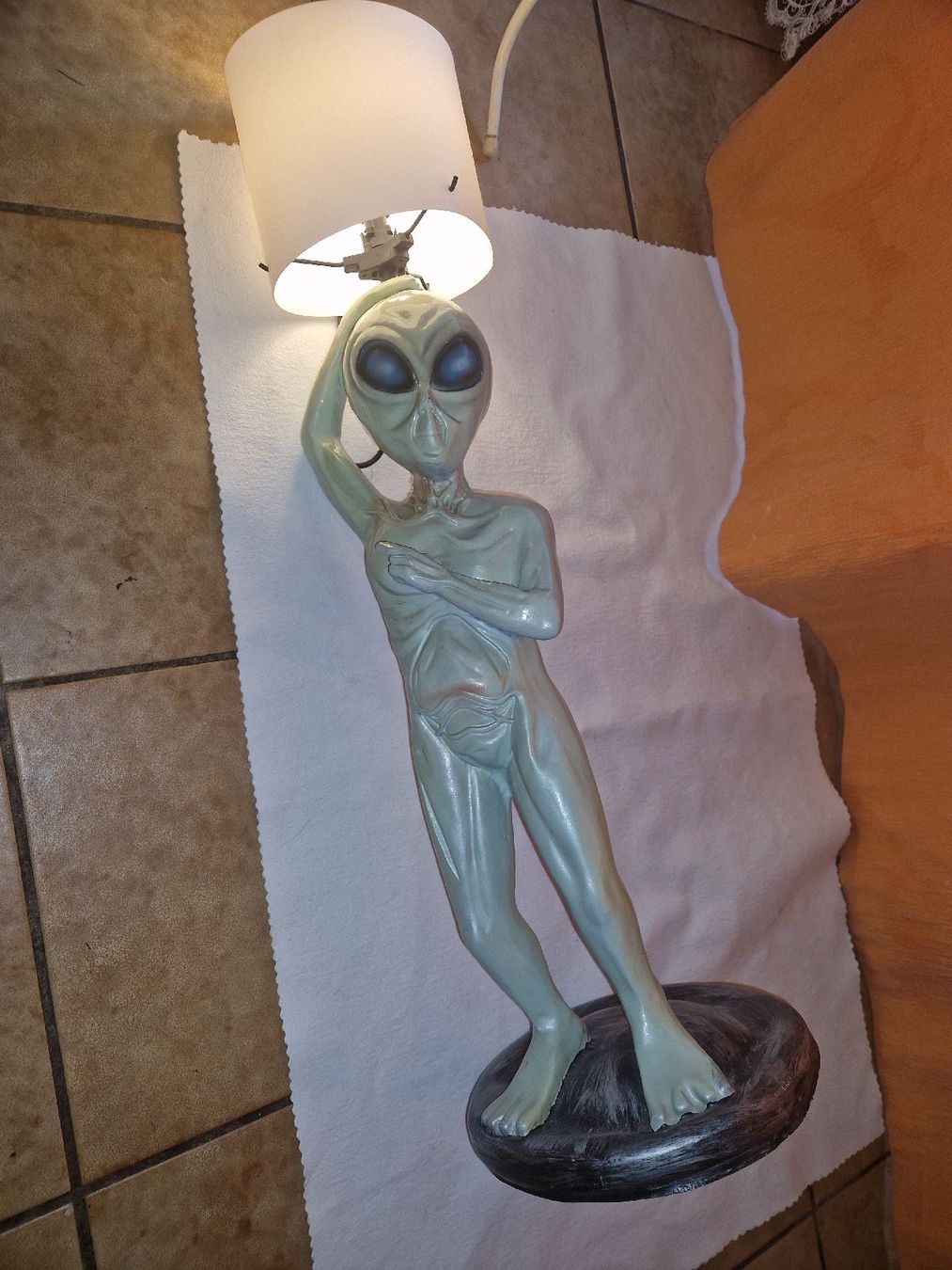 Lampade: Lampe Alien Figur Lampe Stehlampe Unikat – Usato da Willisau venduto da mar_j55v 4