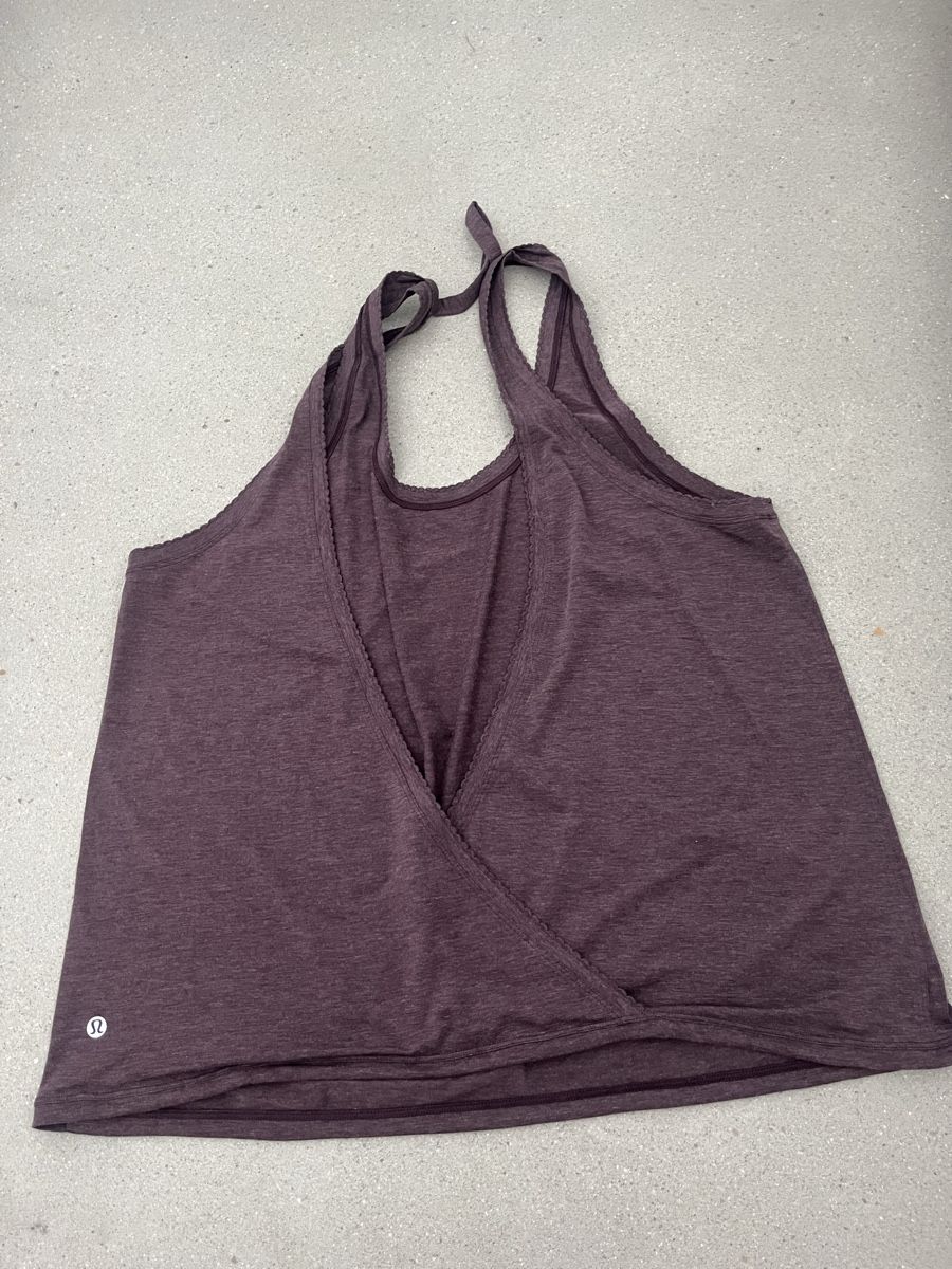 Lululemon Tops: lululemon top – Neu (gemäss Beschreibung) aus Dottikon von kat_jk9m 2