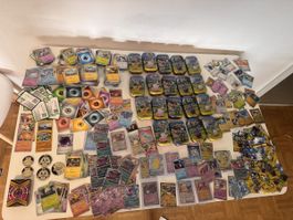 Grosser Konvolut Pokémon-Karten & Tins, ideal zum Sammeln!