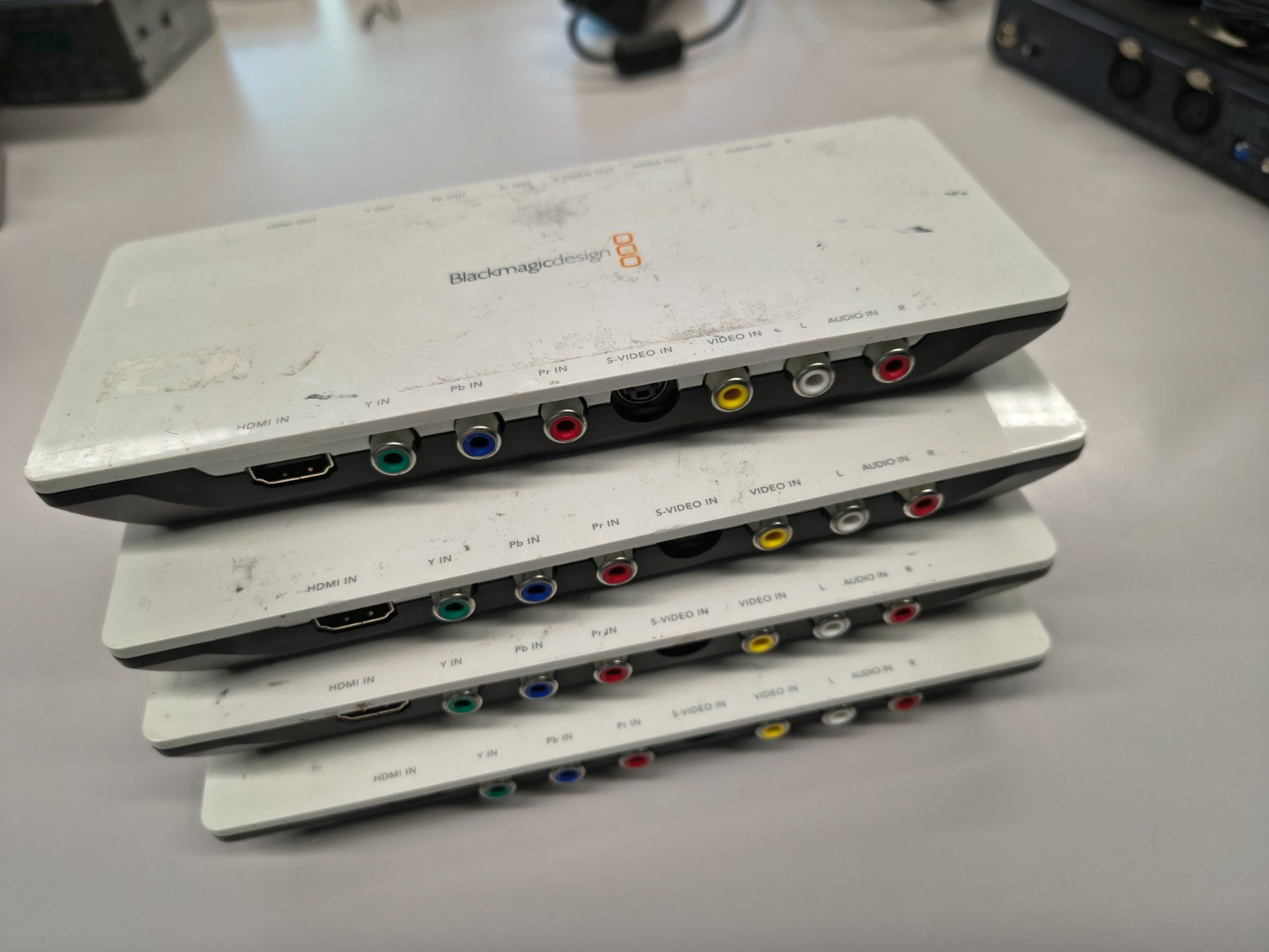 Blackmagic Convertisseurs: lot de 4 Blackmagic Design Intensity Shuttle Thunderbolt. – D'occasion à Martigny par mae_ss6r