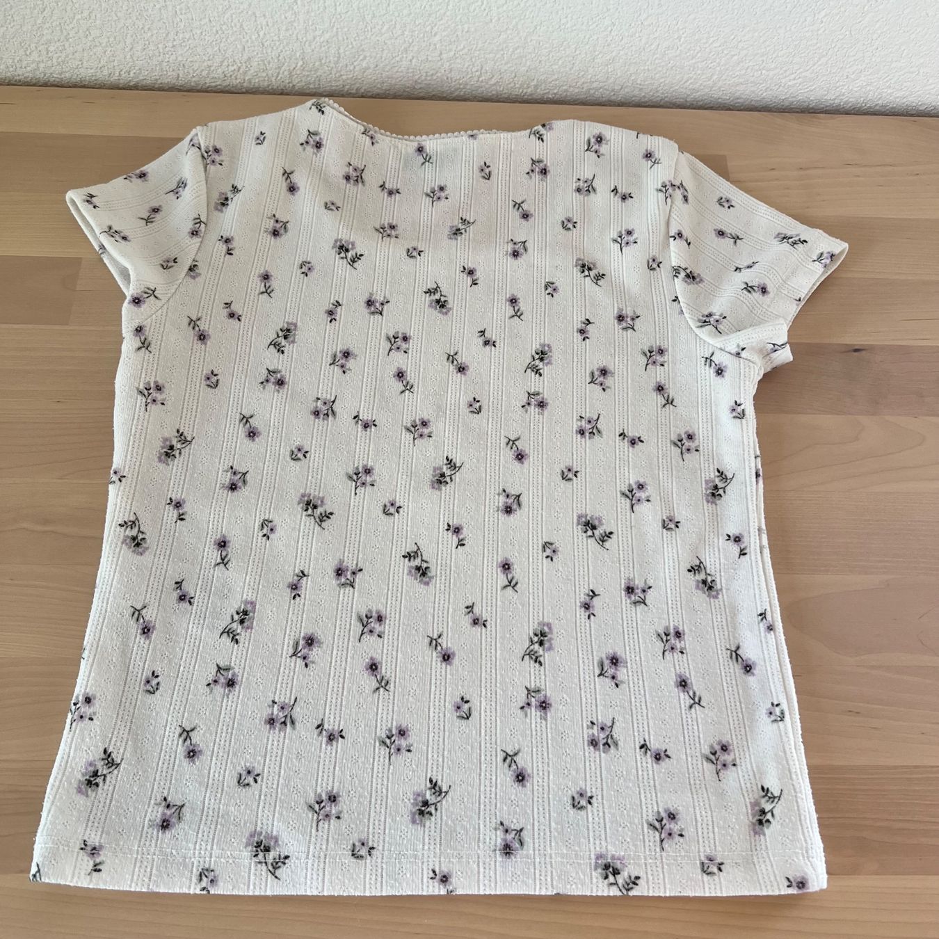 C&A Blusen, T-Shirts & Tops: C&A T-shirt Kinder Gr. 134 mit Blumenmuster – Gebraucht aus Steinmaur von HenSaa 1