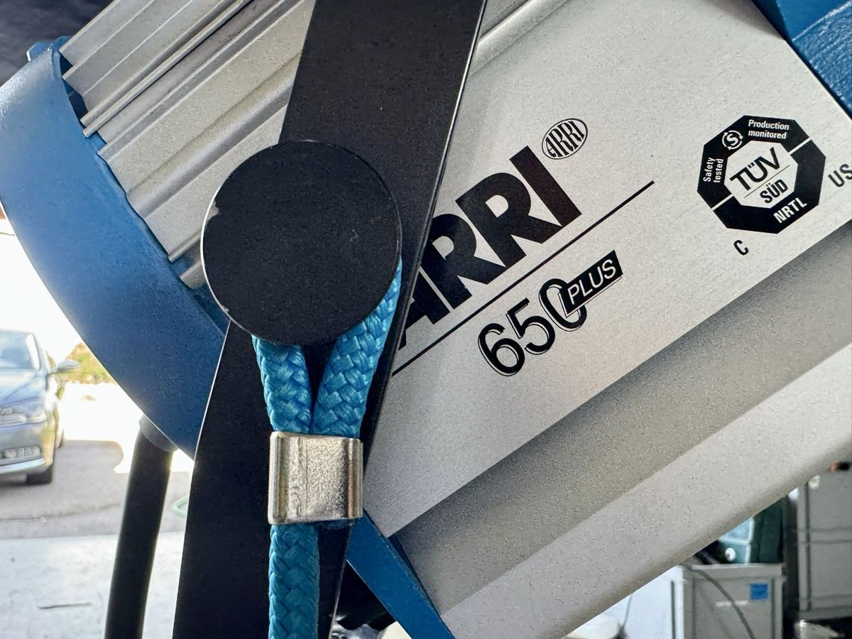 Lampen: ARRI Tungsten Scheinwerfer Set, Chimera Softbox und Stative – Gebraucht aus Möhlin von  2
