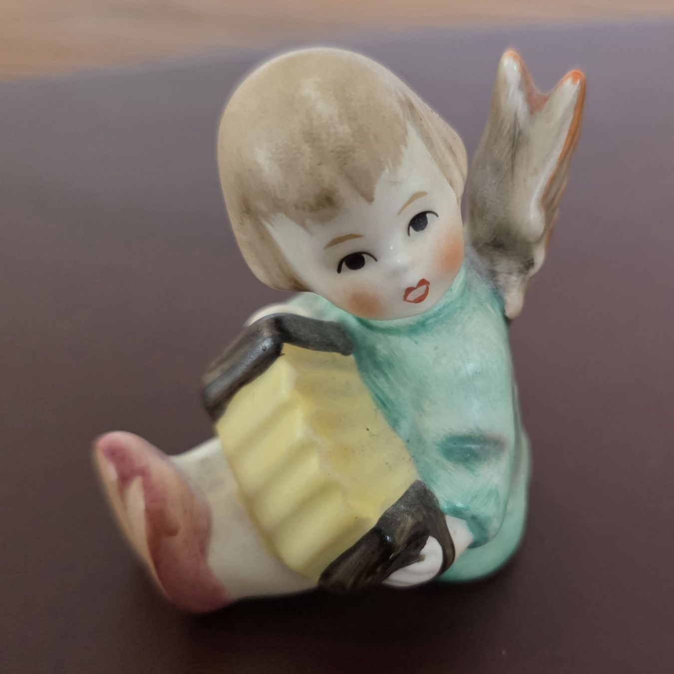 Statuette: Hummel-Figur von Goebel "Engel mit Akkordeon" – Usato da Bern venduto da randomized_bee
