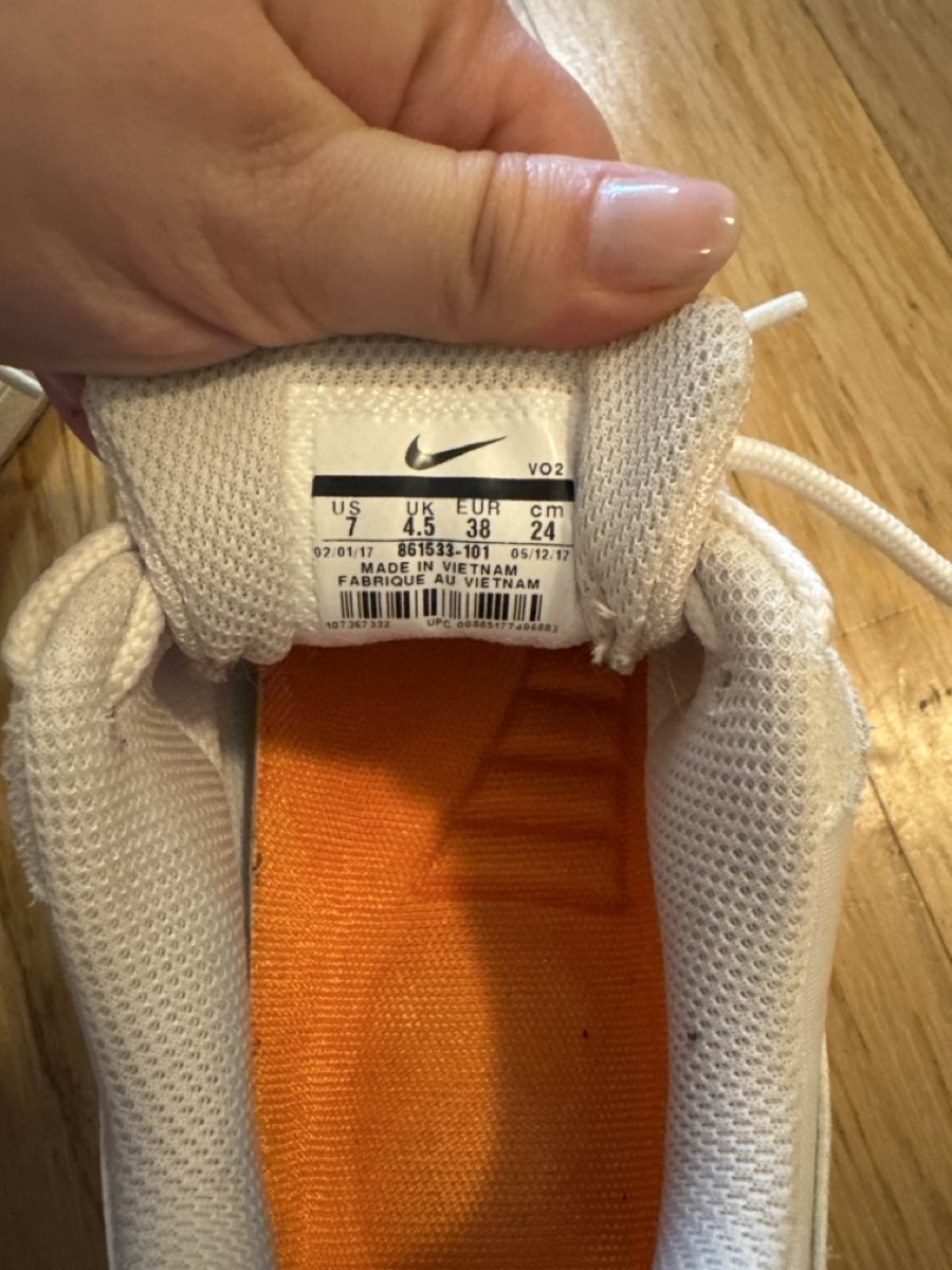 Nike Scarpe da donna: Nike Sneaker, Grösse 38, beige – Usato da Thun venduto da Vans_98 4