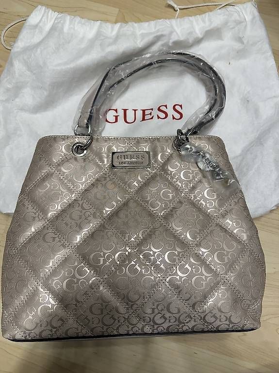 Taschen für Damen: Guess Tasche  – Neu und originalverpackt aus St.gallen von Hmyr