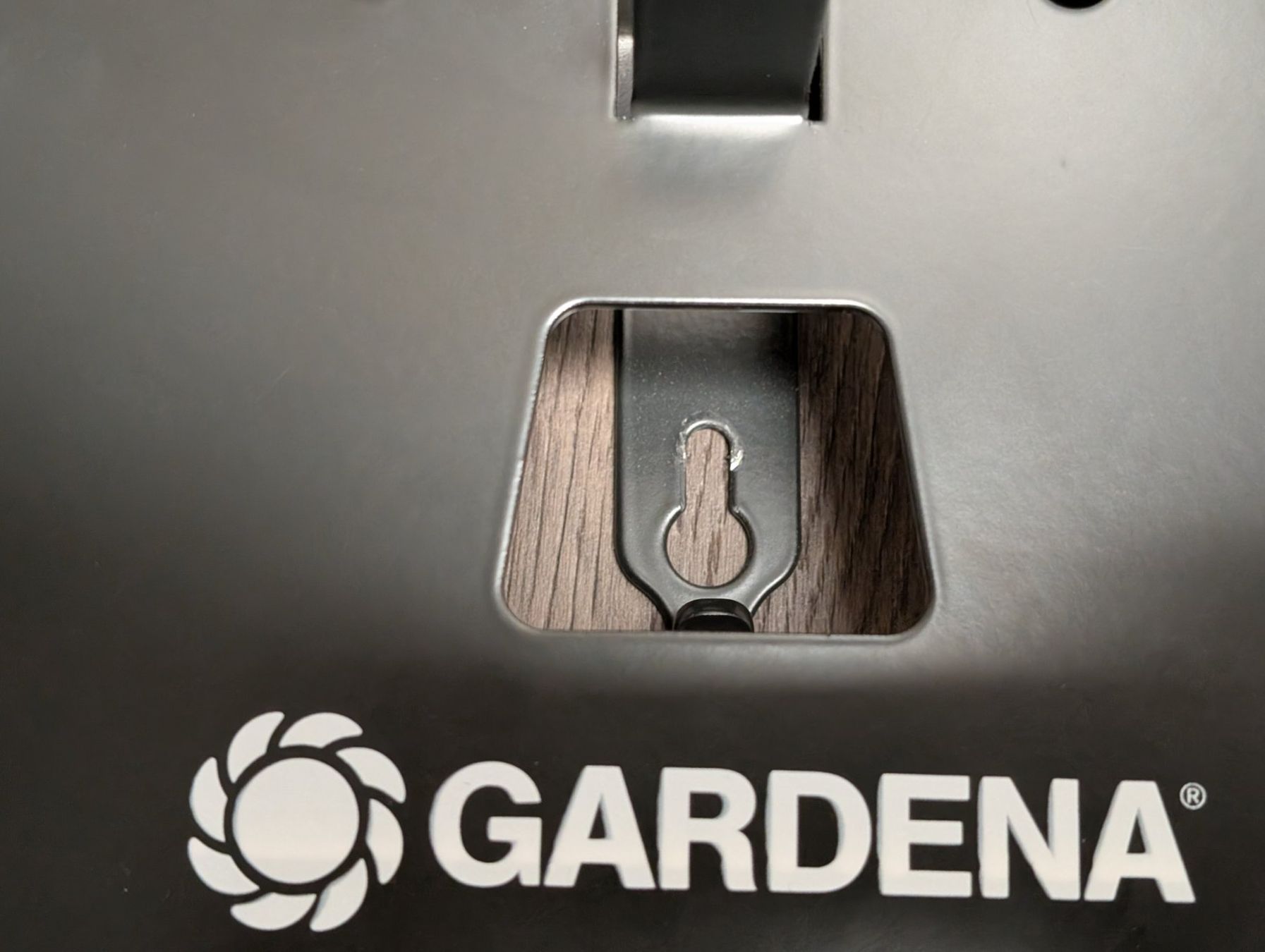 Gardena Supporti a parete: Wandhalterung Gardena Mähroboter – Usato da Rickenbach SO venduto da Uon 2