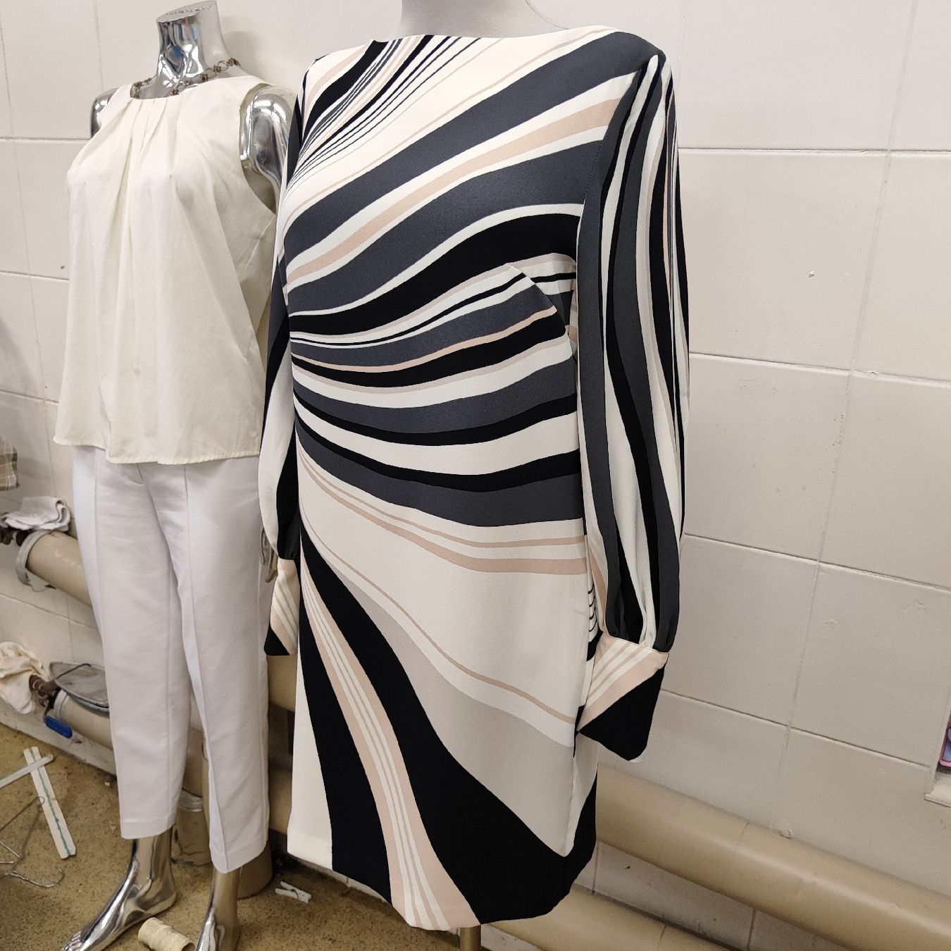 H&M Vestiti: Damenkleid gr38 – Nuovo (secondo la descrizione) da Langnau am Albis venduto da Judithsebi 1