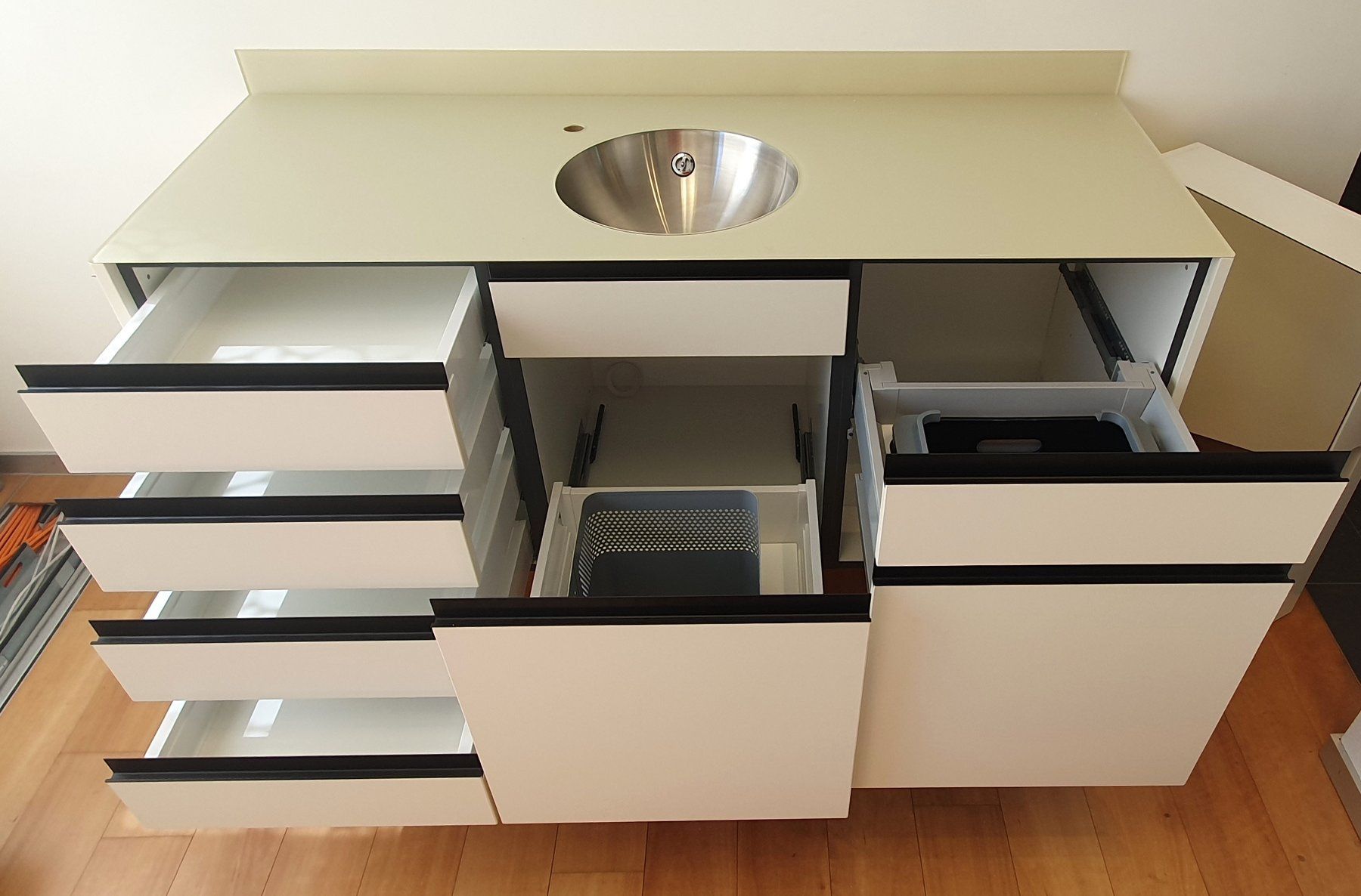 Mobili per bagno: Waschtisch, hängend, neuwertig – Nuovo (secondo la descrizione) da Winterthur venduto da BauTeilLaden2000 2