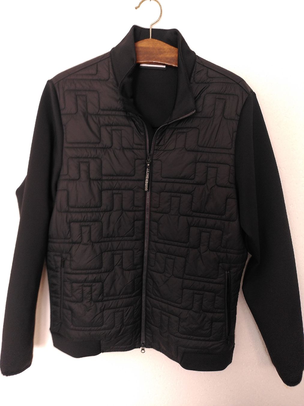Lindeberg Giacche: Veste J. Lindeberg noire L – Nuovo (secondo la descrizione) da Crans-Montana venduto da patcor888
