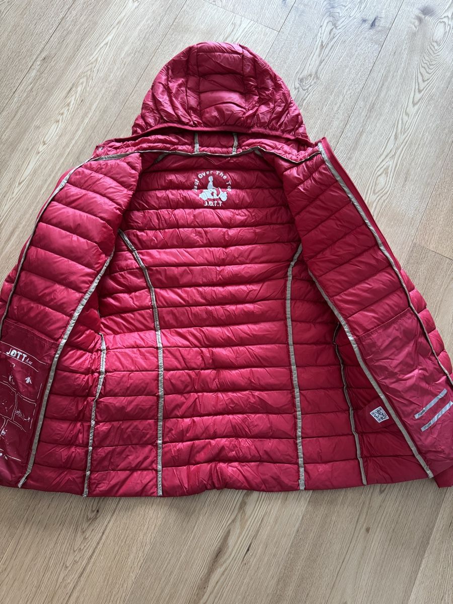 Jott Jacken & Mäntel: Doudoune Jott fille rouge – Gebraucht aus Puplinge von Cechth 1