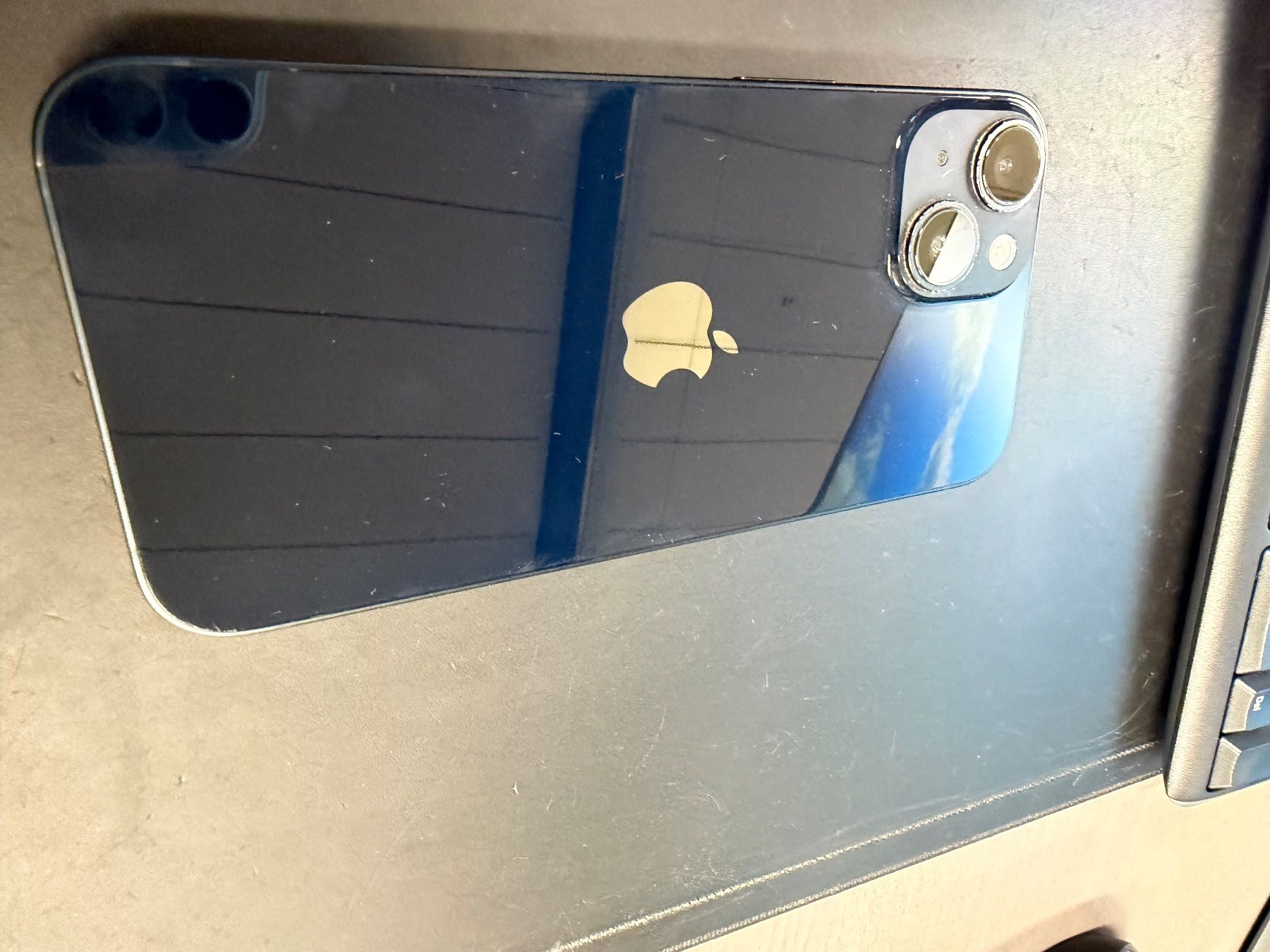 Apple Portables: iPhone 14 – D'occasion à Affoltern am Albis par jstrip 1