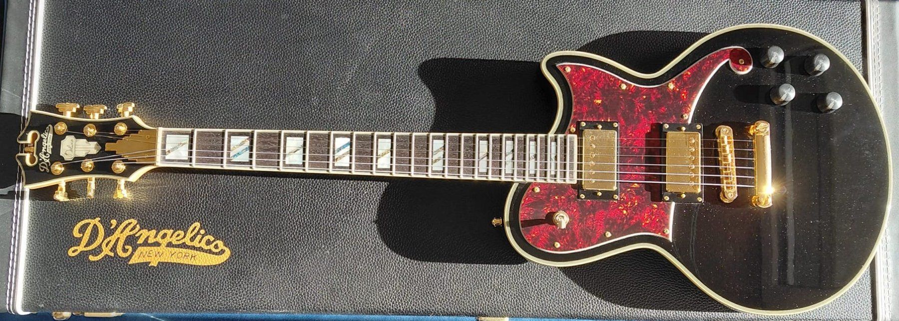 Strumenti musicali: D'Angelico Deluxe Atlantic Solid Black – Usato da Bachenbülach venduto da hank05
