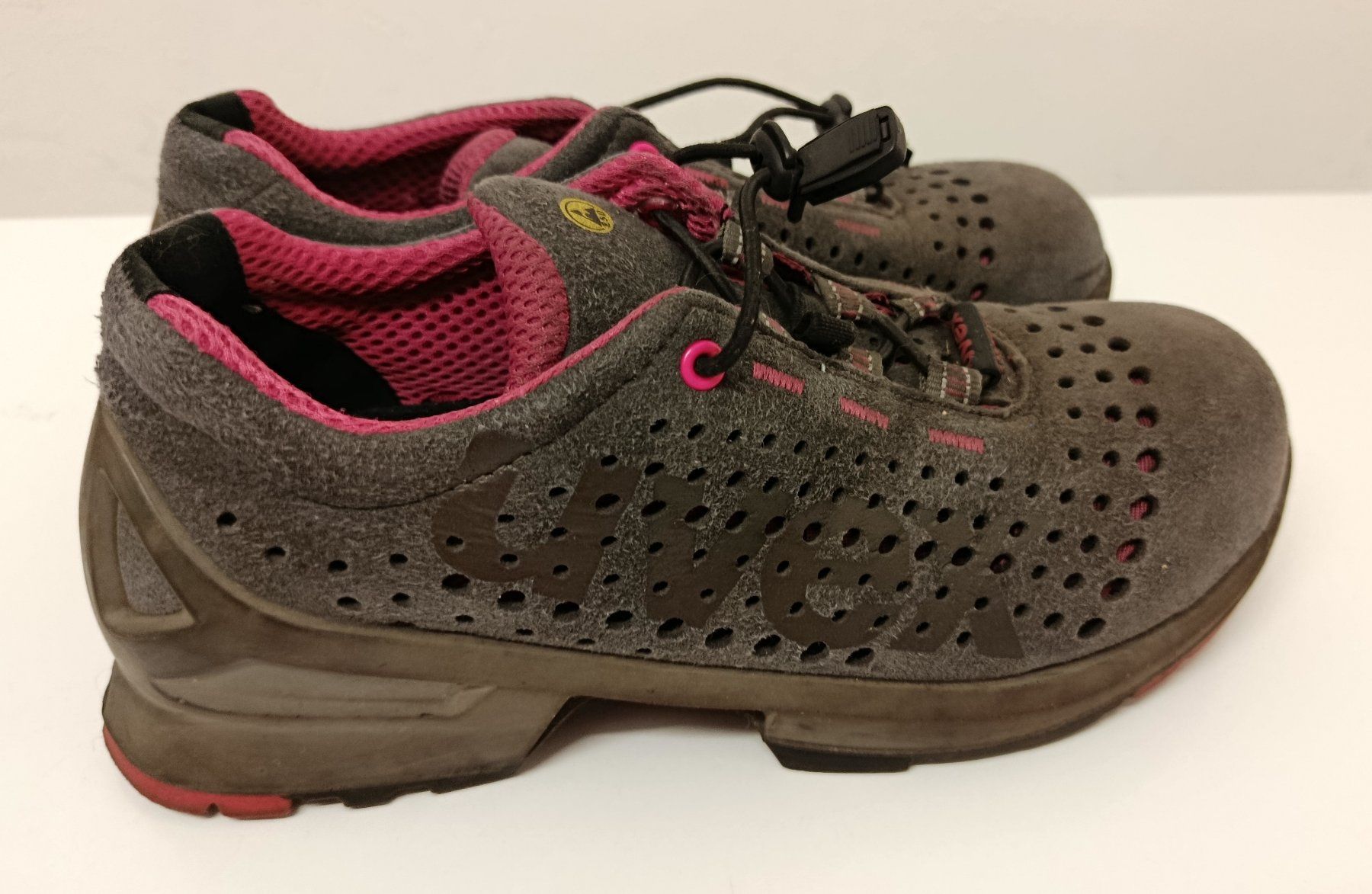 Uvex Scarpe da donna: Sicherheitsschuhe UVEX 38 ESD - gebraucht – Usato da Degersheim venduto da Zuckerka 1