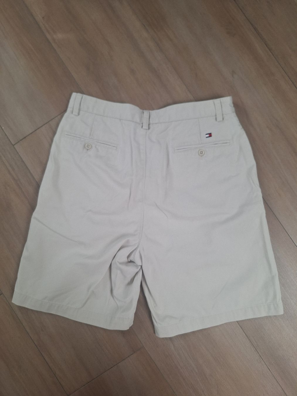 Tommy Hilfiger Pantaloni: Tommy Hilfiger 34 light beige shorts – Usato da Yens venduto da rob_nsw7 2