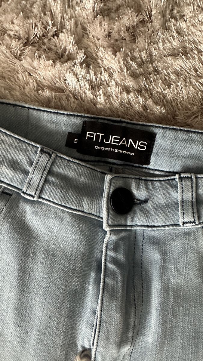 Jeans: Fitjeans Grösse S – Nuovo (secondo la descrizione) da Frauenfeld venduto da sarahmaracara 2