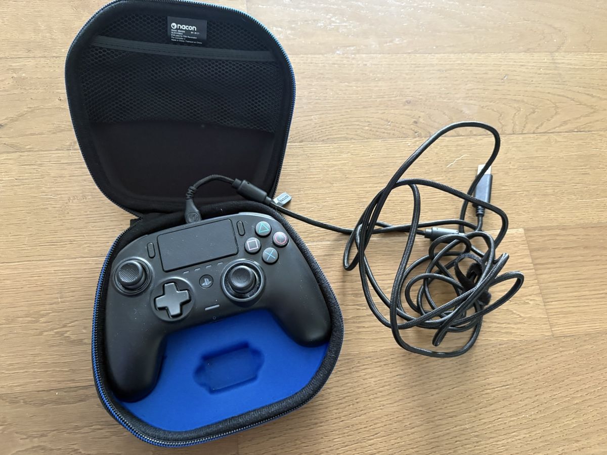 Namco Controller: Nacon PS4 Controller in Top Zustand mit Tasche! – Usato da Heiden venduto da mve_bn2x
