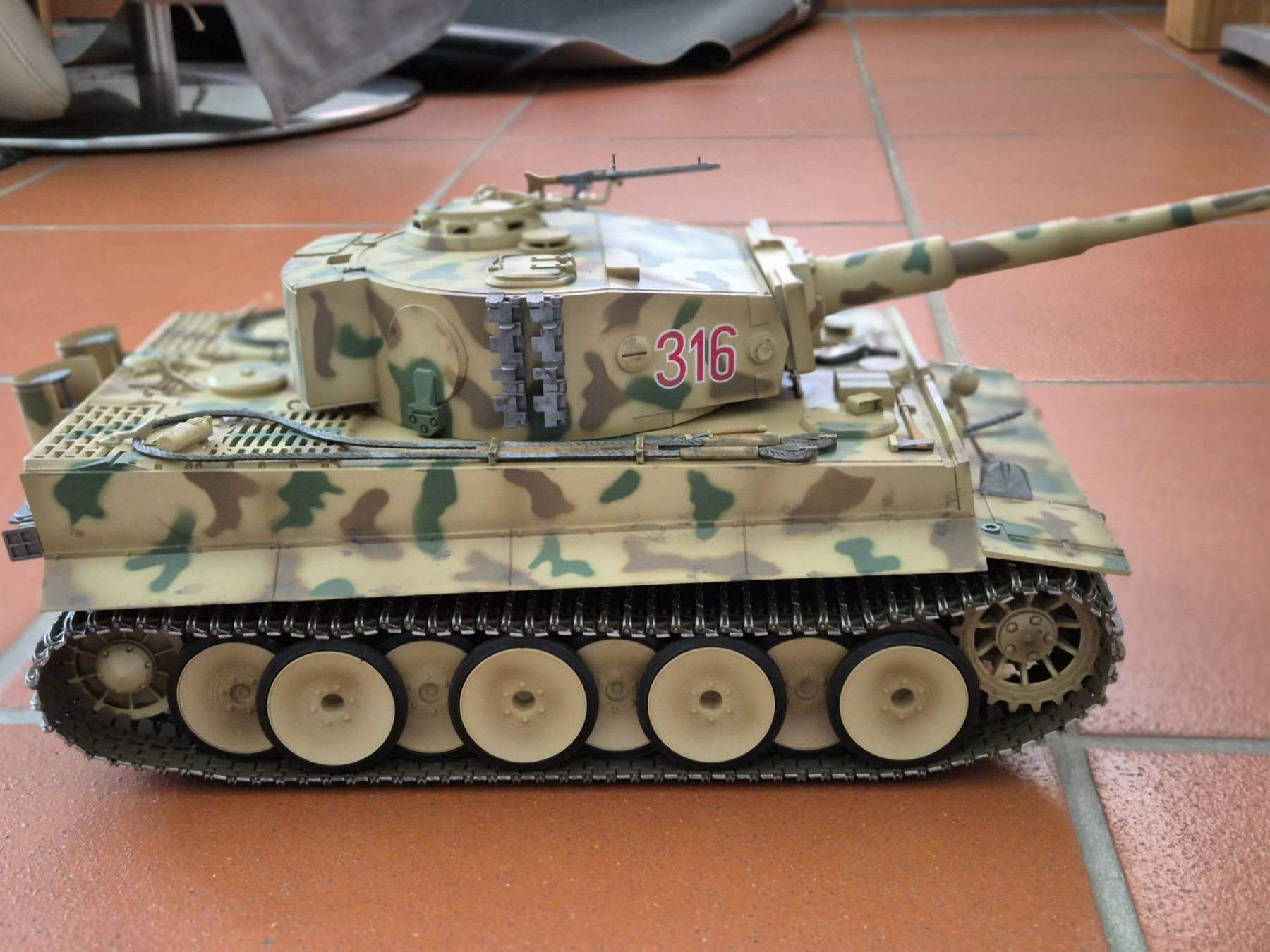 Kit di modellismo & Modellini statici: Standmodell Panzerkampfwagen VI Tiger Mstb 1/16 – Usato da Pfungen venduto da Mizutayio 3